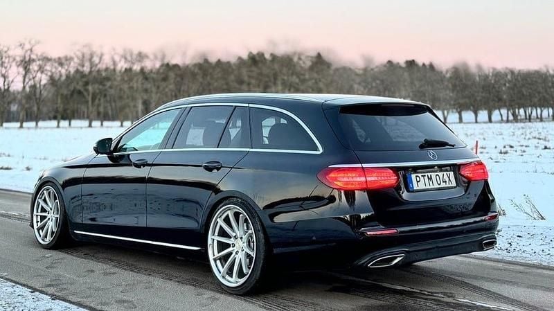 Begagnad Mercedes E220 Avantgarde 163 HK (119 kW) 2019 Svart