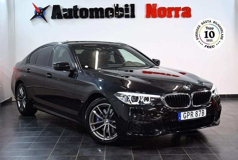 Svart Begagnad 2020 BMW 530e iPerformance Sedan | 379 900 kr (Marknadspris) - Bild 1/2