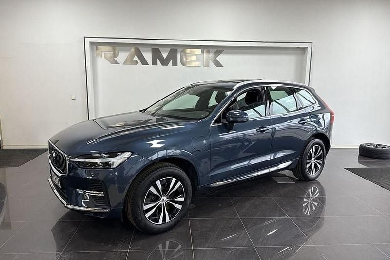 Blå Begagnad 2023 Volvo XC60 Momentum SUV | 399 000 kr (Marknadspris) - Bild 1/4