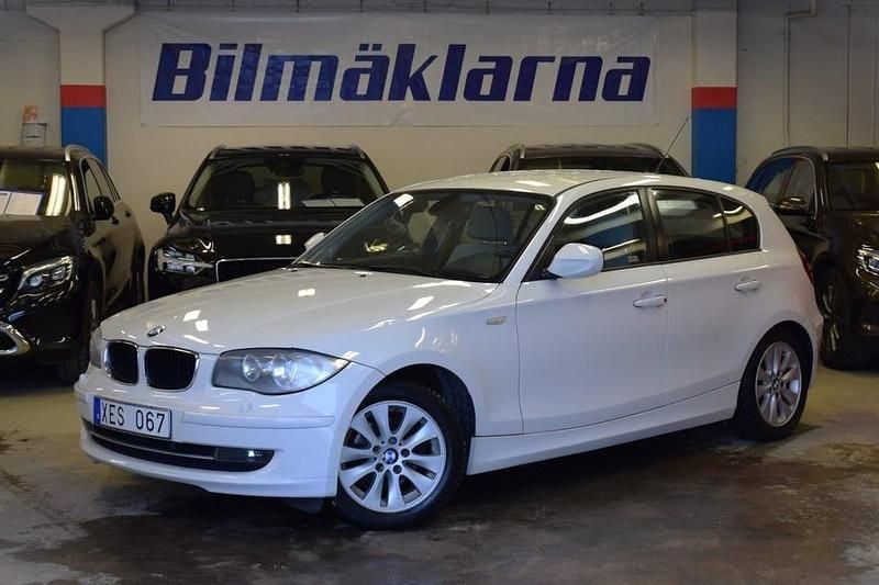 Begagnad BMW 116 Comfort Edition 122 HK (89 kW) 2011 Vit Halvkombi
