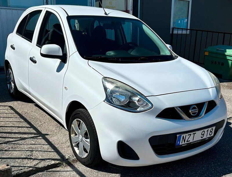 Vit Begagnad 2013 Nissan Micra Halvkombi | 49 900 kr (Marknadspris) - Bild 1/4