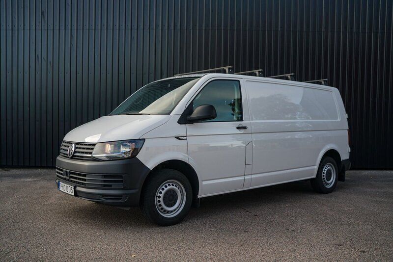 Vit Begagnad 2017 VW T6 Van | 149 900 kr (Dyr) - Bild 1/4