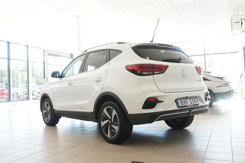 Begagnad MG ZS Comfort 114 kW (156 HK) 2022 Vit Sedan