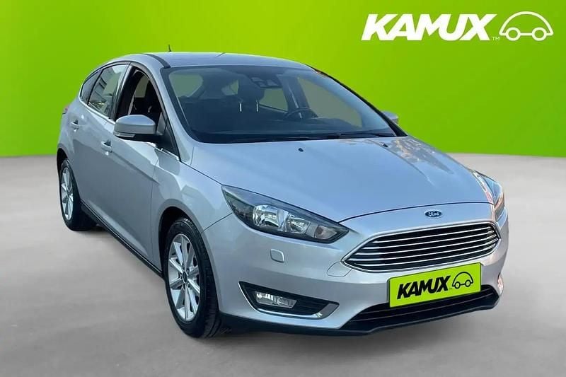 Silver/grå Begagnad 2018 Ford Focus Halvkombi | 144 800 kr (Marknadspris) - Bild 1/4