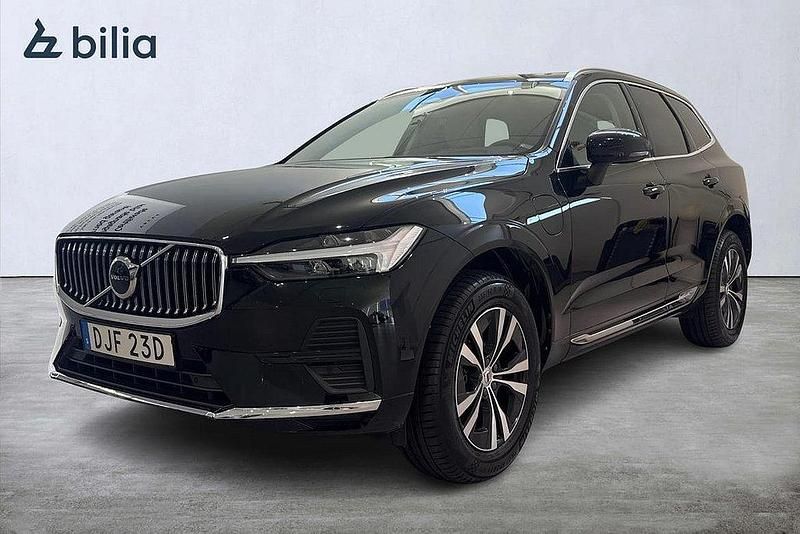 Svart Begagnad 2022 Volvo XC60 Core SUV | 419 900 kr (Marknadspris) - Bild 1/3