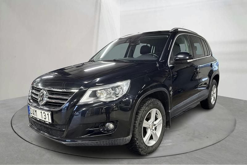 Svart Begagnad 2010 VW Tiguan SUV | 90 000 kr (Marknadspris) - Bild 1/4