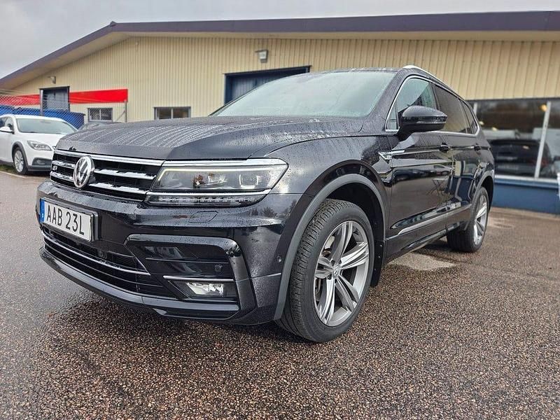 Svart Begagnad 2019 VW Tiguan Allspace GT SUV | 279 900 kr (Marknadspris) - Bild 1/4