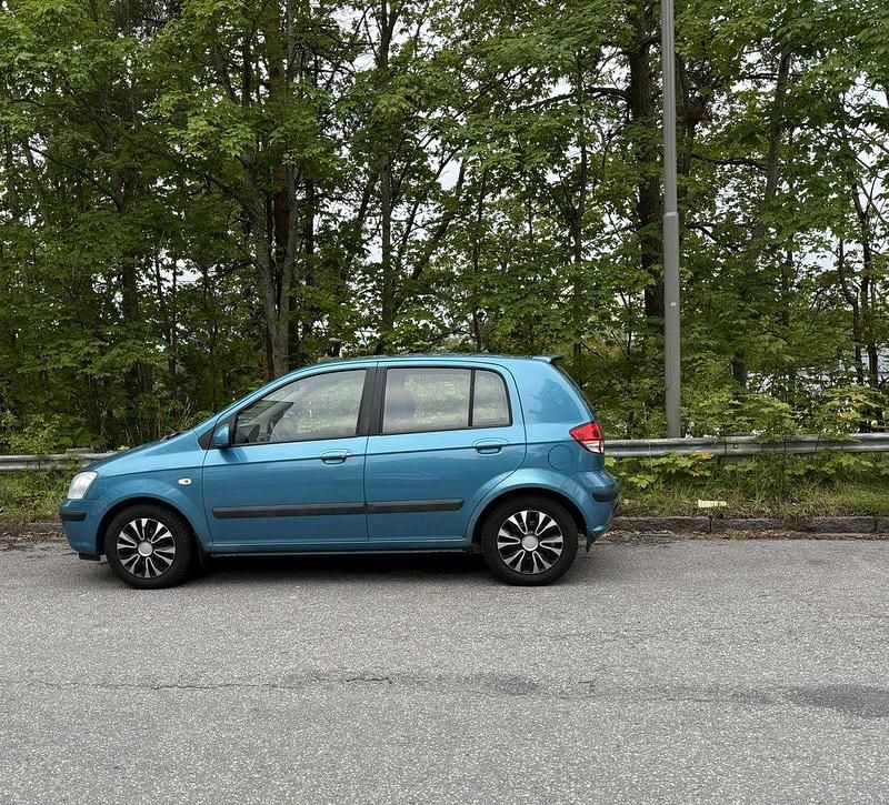 Blå Begagnad 2005 Hyundai Getz Halvkombi | 17 000 kr (Marknadspris) - Bild 1/4