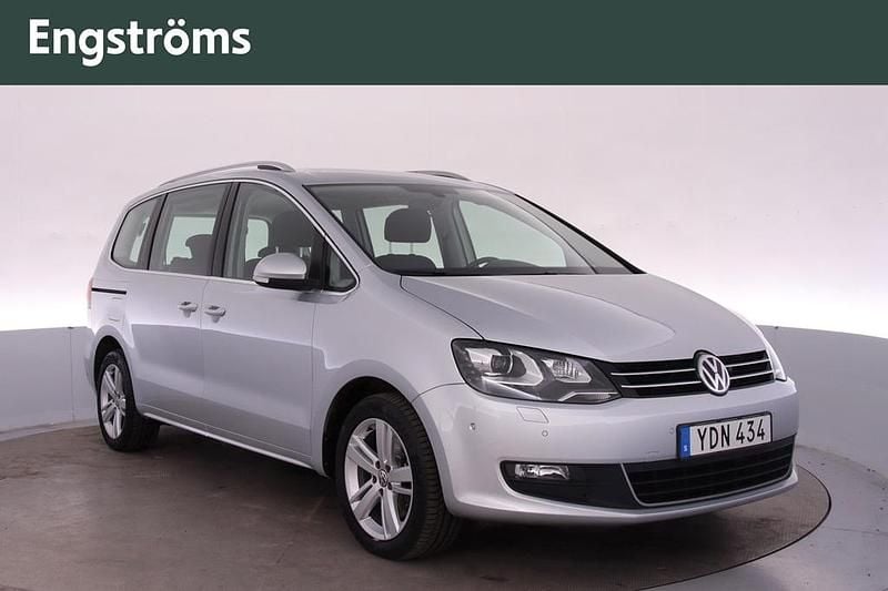 Silver Begagnad 2016 VW Sharan Minibuss | 209 000 kr (Bra pris) - Bild 1/4