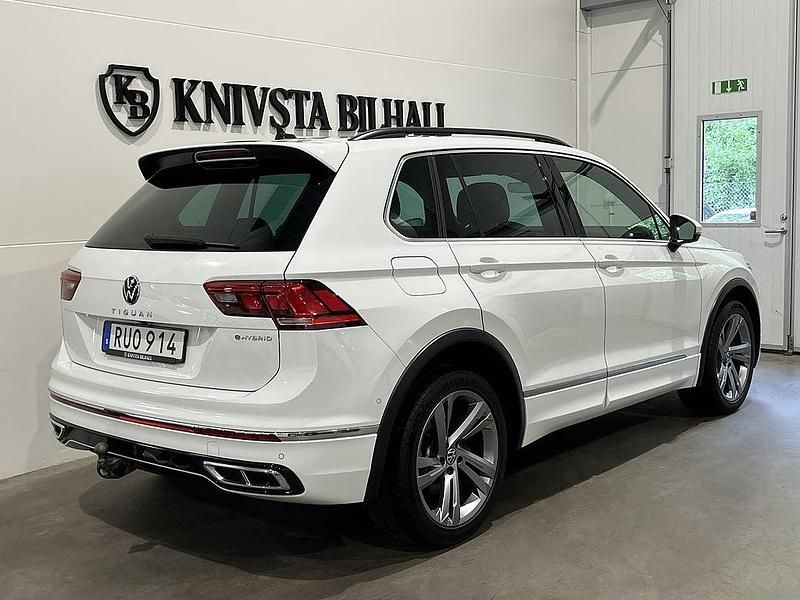 Begagnad VW Tiguan R-line 245 HK (180 kW) 2021 Vit SUV