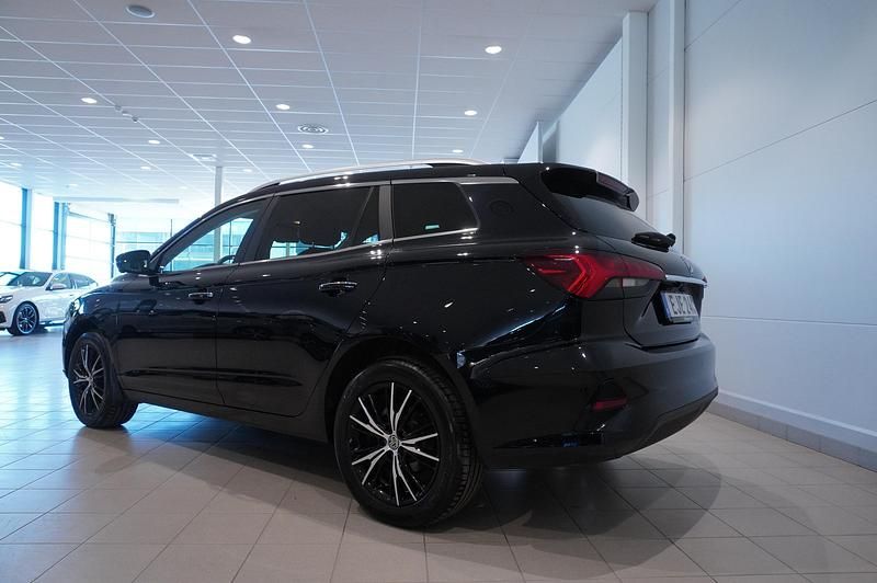 Begagnad MG MG5 EV Long Range 114 kW (156 HK) 2022 Svart Kombi