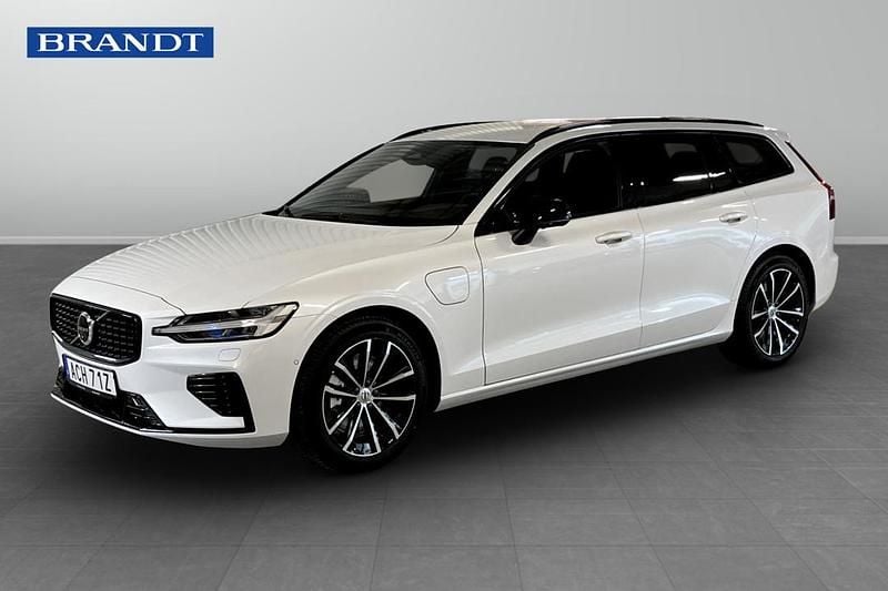 Vit Ny 2026 Volvo V60 Kombi | 584 900 kr (Dyr) - Bild 1/4