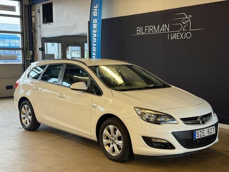 Vit Begagnad 2013 Opel Astra Active Kombi | 49 900 kr (Marknadspris) - Bild 1/4