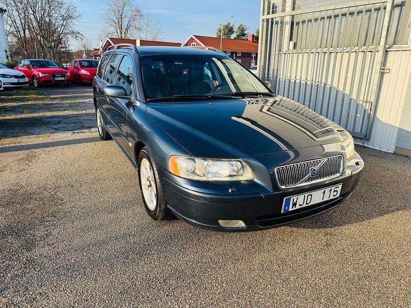 Blå Begagnad 2004 Volvo V70 Business Edition Kombi | 49 900 kr (Lite dyr) - Bild 1/4