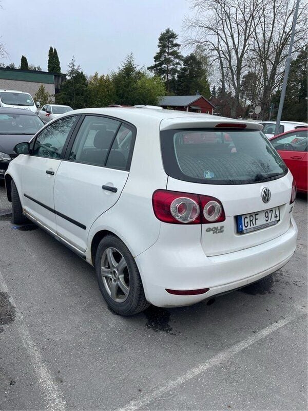 Vit Begagnad 2011 VW Golf Plus Cross Minibuss | 35 000 kr (Superpris) - Bild 1/4