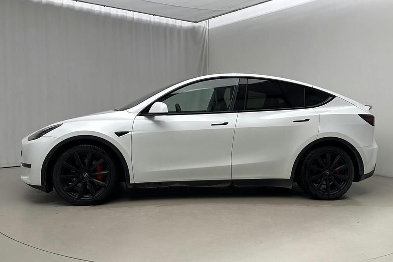 Begagnad Tesla Model Y Performance 392 kW (534 HK) 2023 Vit SUV