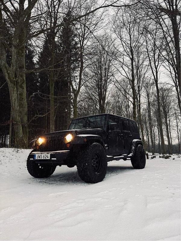 Svart Begagnad 2009 Jeep Wrangler Unlimited SUV | 285 000 kr (Lite dyr) - Bild 1/4