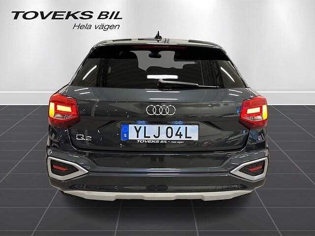 Begagnad Audi Q2 Advanced Plus 150 HK (110 kW) 2024 Manhattangrå metallic SUV