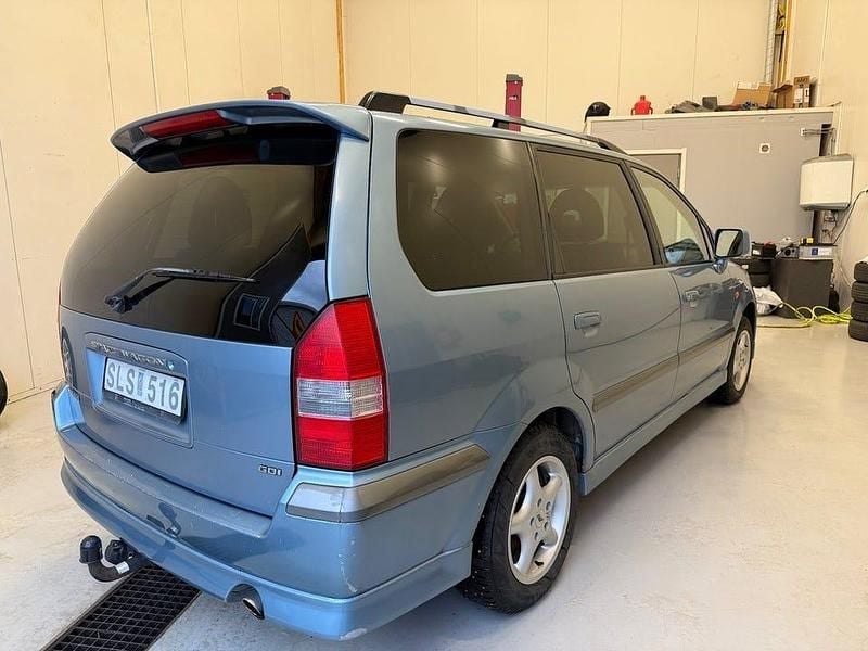 Begagnad Mitsubishi Space Wagon 147 HK (108 kW) 2001 Blå Minibuss