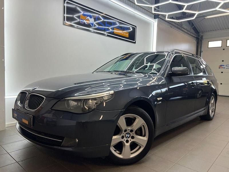 Grå Begagnad 2009 BMW 525 Kombi | 79 900 kr (Lite dyr) - Bild 1/4