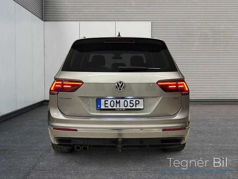 Begagnad VW Tiguan R-line 190 HK (139 kW) 2019 Grå SUV