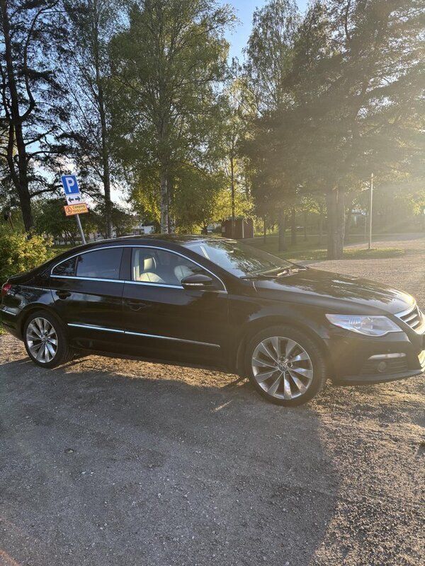 Svart Begagnad 2009 VW CC Sedan | 55 000 kr (Marknadspris) - Bild 1/4