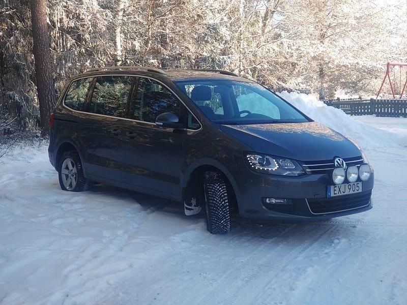 Begagnad VW Sharan 140 HK (102 kW) 2015 Minibuss