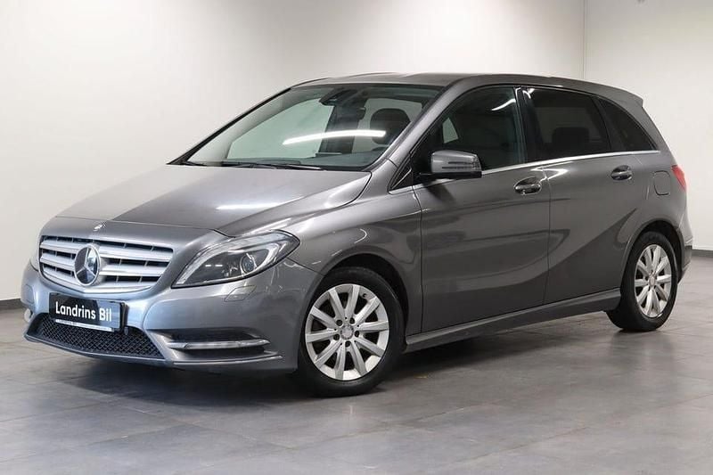 Mörkgrå Begagnad 2012 Mercedes B180 Minibuss | 99 000 kr (Lite dyr) - Bild 1/4