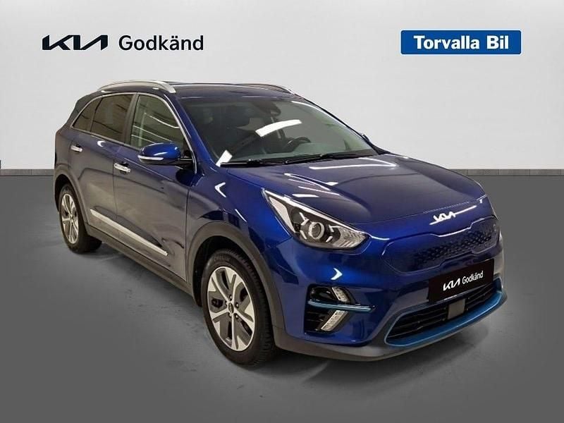 Begagnad Kia e-Niro Advance 150 kW (204 HK) 2021 Blå SUV