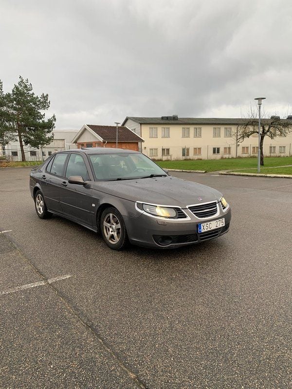 Begagnad Saab 9-5 Vector 180 HK (132 kW) 2006 Brun Sedan