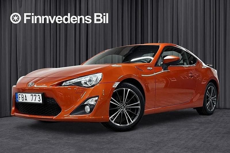 Orange Begagnad 2013 Toyota GT86 GT Sportkupé | 139 000 kr - Bild 1/4