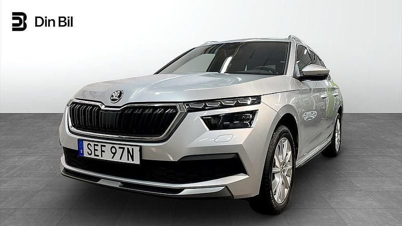 Brilliant silver metallic Begagnad 2022 Skoda Kamiq Style SUV | 244 900 kr (Marknadspris) - Bild 1/4