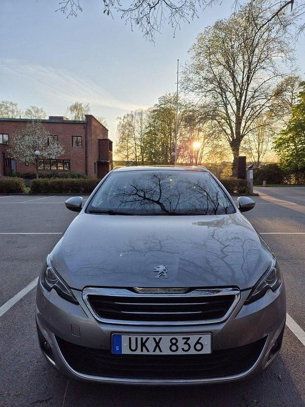 Grå Begagnad 2015 Peugeot 308 Allure Kombi | 84 000 kr (Bra pris) - Bild 1/4