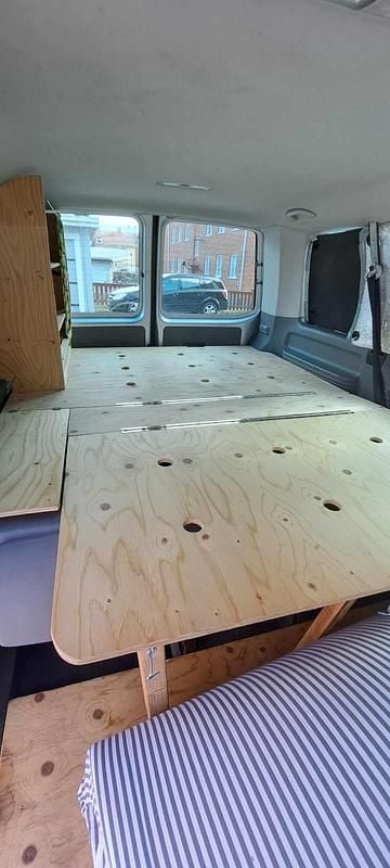 Begagnad VW Caravelle 131 HK (96 kW) 2008 Minibuss