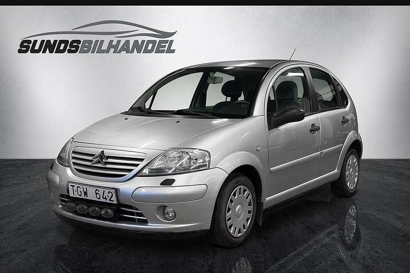 Silver Begagnad 2002 Citroën C3 Halvkombi | 19 900 kr (Bra pris) - Bild 1/4