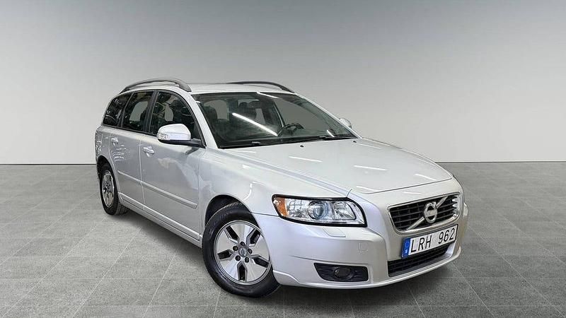 Begagnad Volvo V50 Momentum 116 HK (85 kW) 2011 Grå Kombi