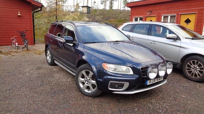 Blå Begagnad 2010 Volvo XC70 Summum SUV | 80 000 kr (Dyr) - Bild 1/4