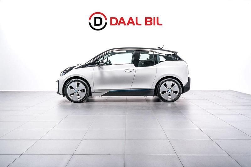 Vit Begagnad 2020 BMW i3 Comfort Edition Halvkombi | 179 700 kr (Bra pris) - Bild 1/4