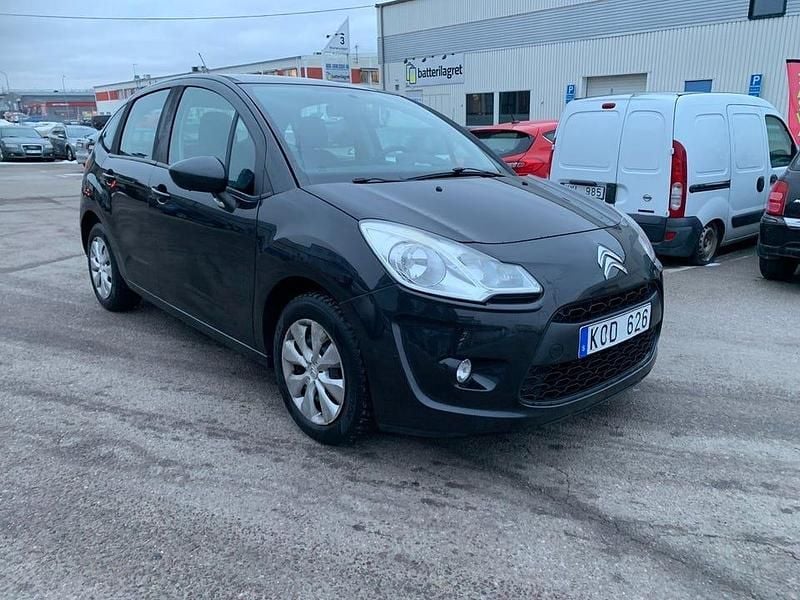 Svart Begagnad 2010 Citroën C3 Halvkombi | 34 900 kr (Marknadspris) - Bild 1/4