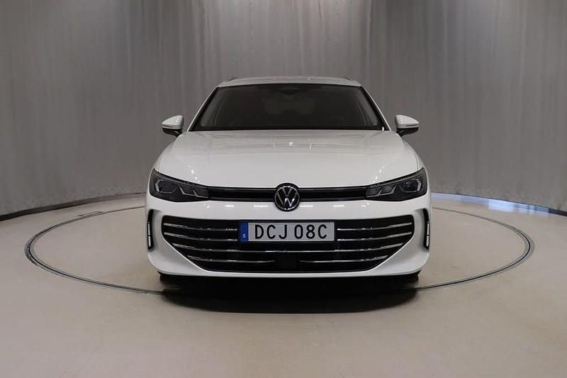 Begagnad VW Passat Business 150 HK (110 kW) 2024 Vit Kombi