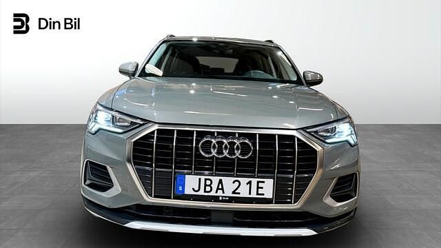 Begagnad Audi Q3 Advanced 150 HK (110 kW) 2024 Grå SUV