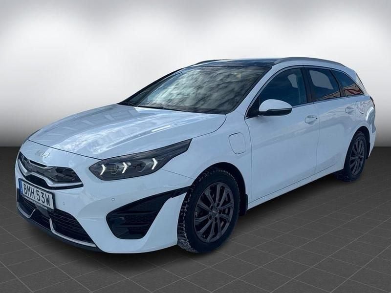 Vit Begagnad 2022 Kia Ceed Sportswagon Advance Kombi | 249 900 kr (Marknadspris) - Bild 1/4
