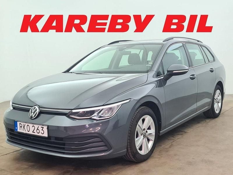 Grå Begagnad 2021 VW Golf VIII Kombi | 209 800 kr (Marknadspris) - Bild 1/4