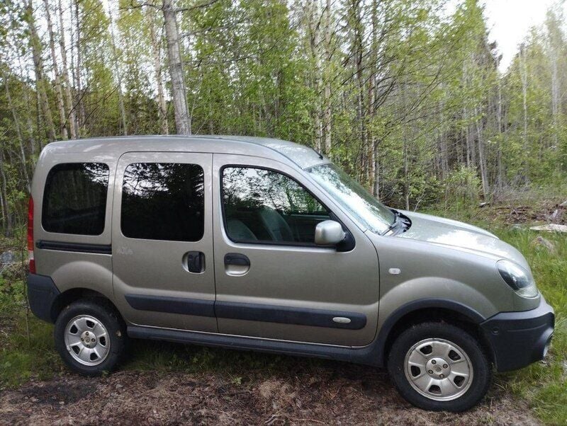 Grå Begagnad 2005 Renault Kangoo Privilege Minibuss | 39 900 kr (Marknadspris) - Bild 1/4