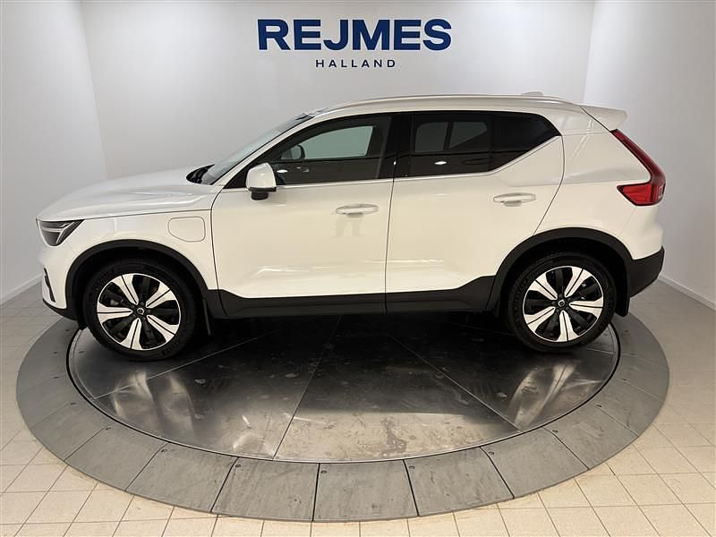 Begagnad Volvo XC40 Plus 265 HK (194 kW) 2022 Vit SUV