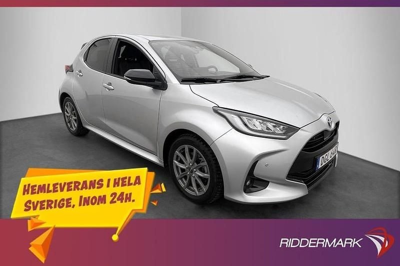 Silver Begagnad 2022 Toyota Yaris Hybrid | 209 800 kr (Bra pris) - Bild 1/3