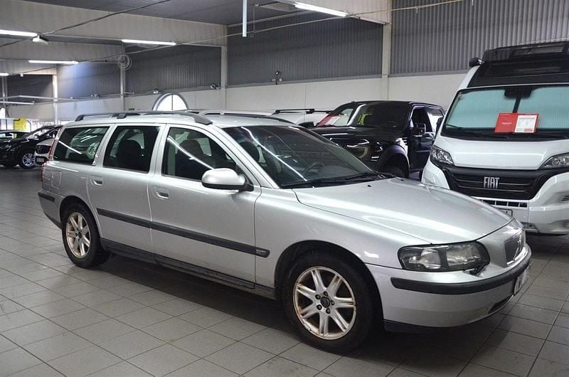 Ljusgrå Begagnad 2002 Volvo V70 Kombi | 39 900 kr (Dyr) - Bild 1/4