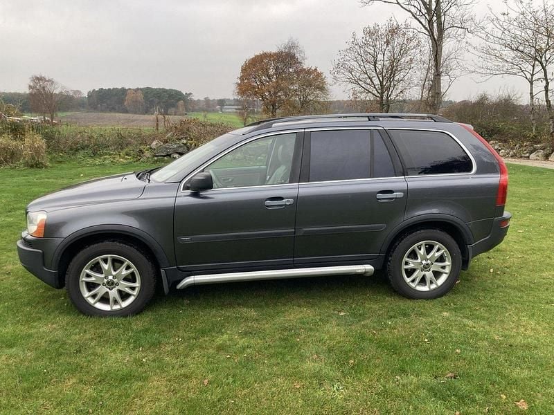 Grå Begagnad 2005 Volvo XC90 Summum SUV | 47 000 kr (Bra pris) - Bild 1/4