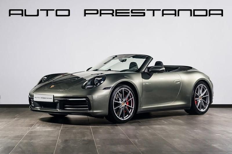 Begagnad Porsche 911 Carrera 4S 450 HK (330 kW) 2020 Aventurine green metallic
