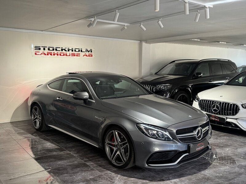 Grå Begagnad 2016 Mercedes C63S AMG AMG Sportkupé | 529 900 kr (Lite dyr) - Bild 1/4